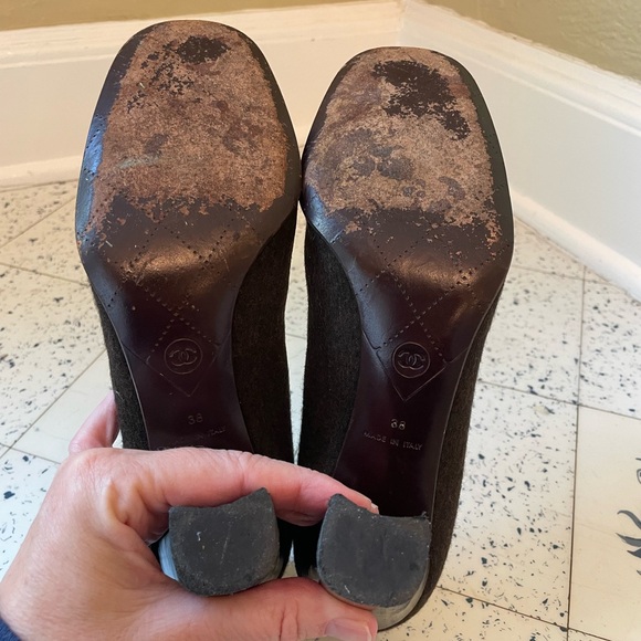 Chanel Interlocking CC Logo Pumps - Dark Chocolate Brown Suede - Picture 6 of 10